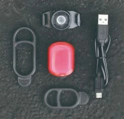 Eclairage Arrière Moon Orion 50 Lumens Avec Support Aimanté - PROMO -Promos Vtt Boutique eclairage arriere moon orion 50 lumens avec support aimante promo p image 102567 grande